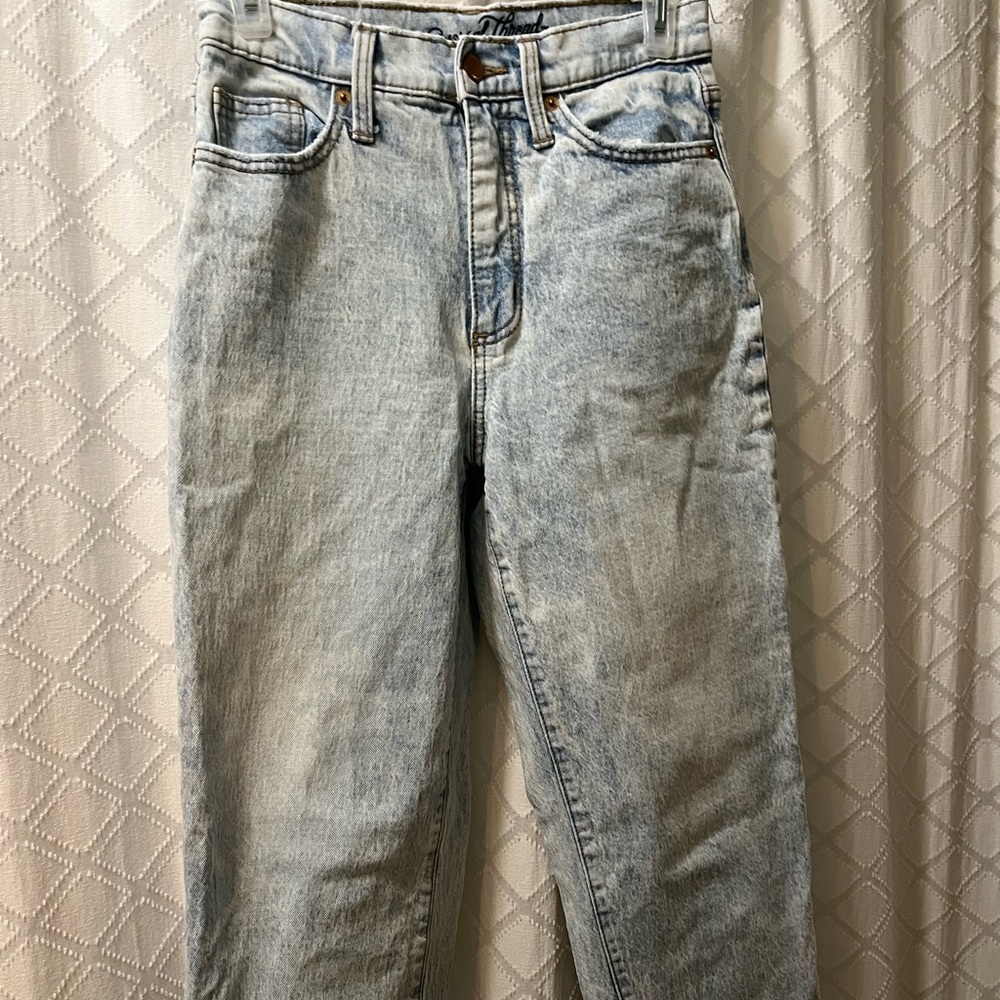 Light wash jeans